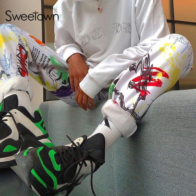 Women's Graffiti Print Baggy Cargo Jogger Pants